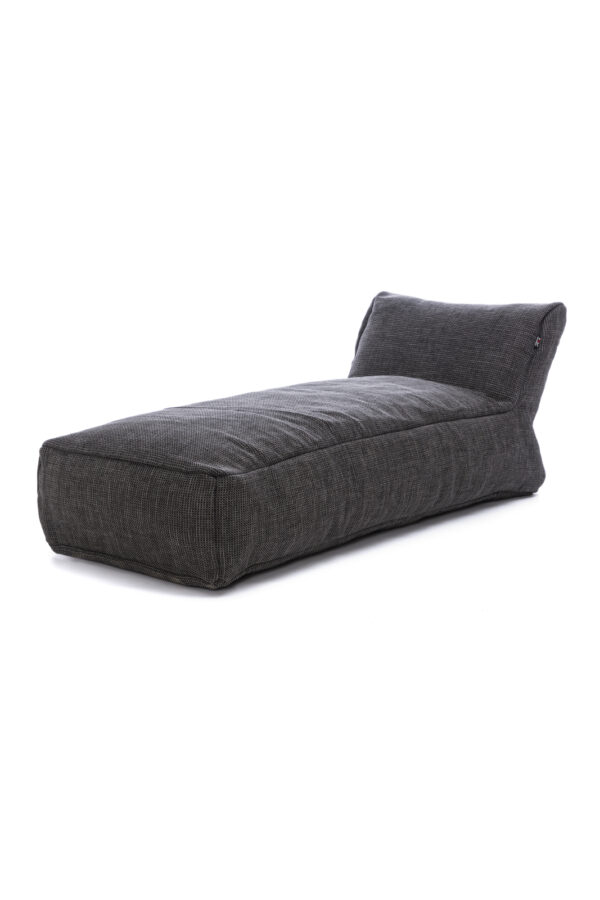 Lounge solseng med høy komfort, laget i slitesterkt og værbestandig materiale. Perfekt for uterom med kvalitet og stil.