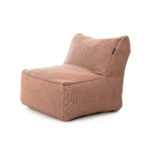 Lav DOTTY loungestol i moderne design – tilgjengelig i ulike farger for personlig stil i uterommet.