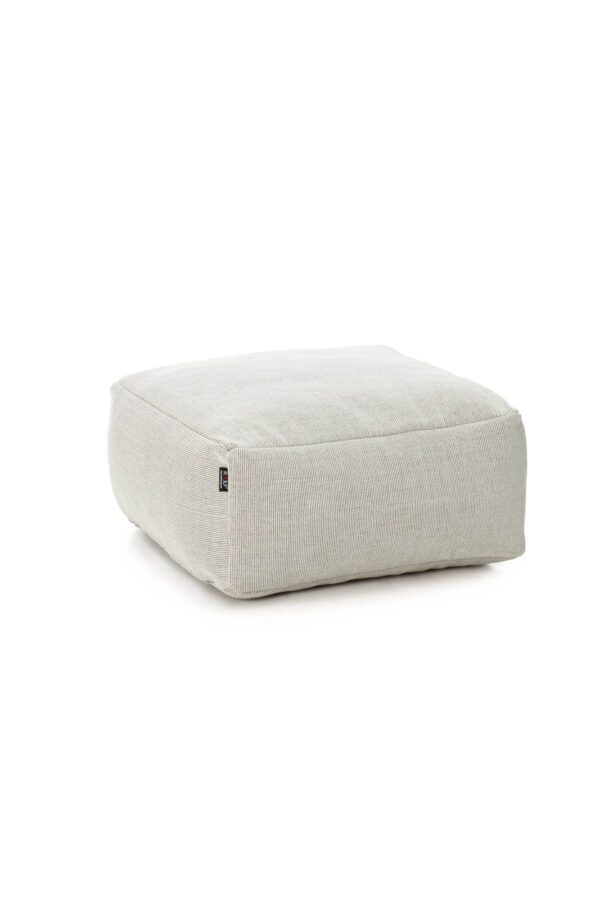 DOTTY Puff – robust, fleksibel puff som kan brukes både som bord, sitteplass og fotskammel i uterommet.