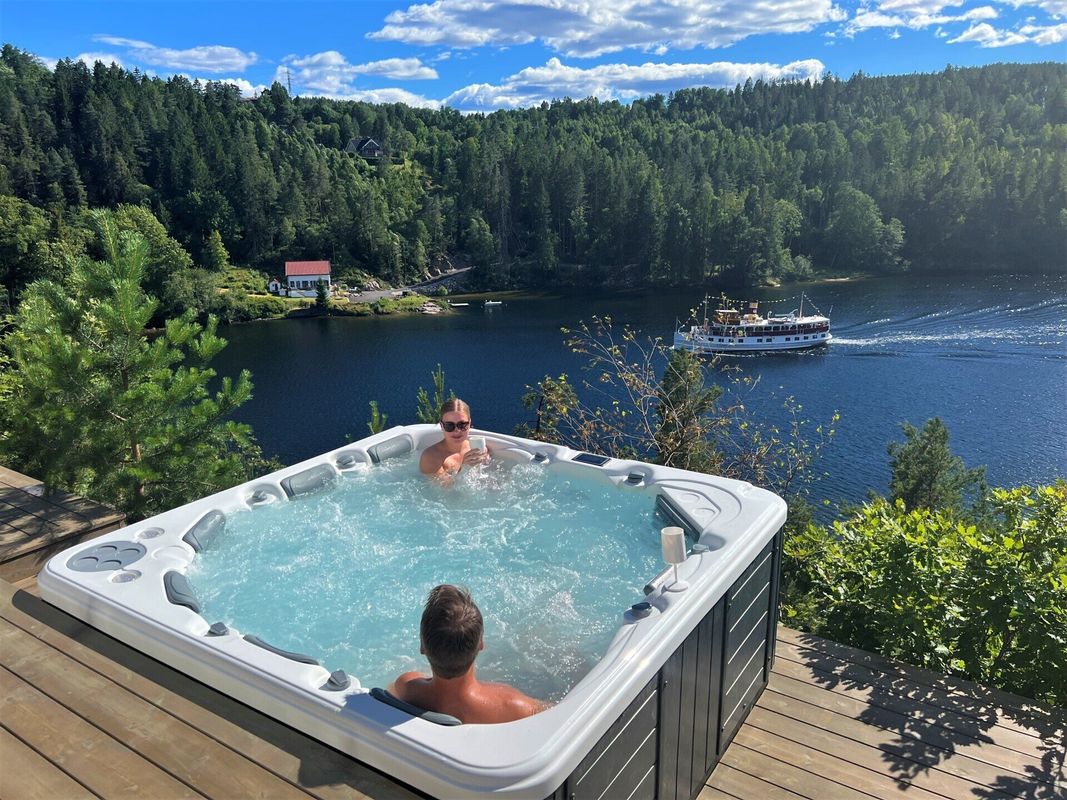 Hos Telemark Spas får du massasjebad med Gecko-styring, Aristech-akryl og ekstra isolasjon. Kvalitet og personlig service i alle ledd.